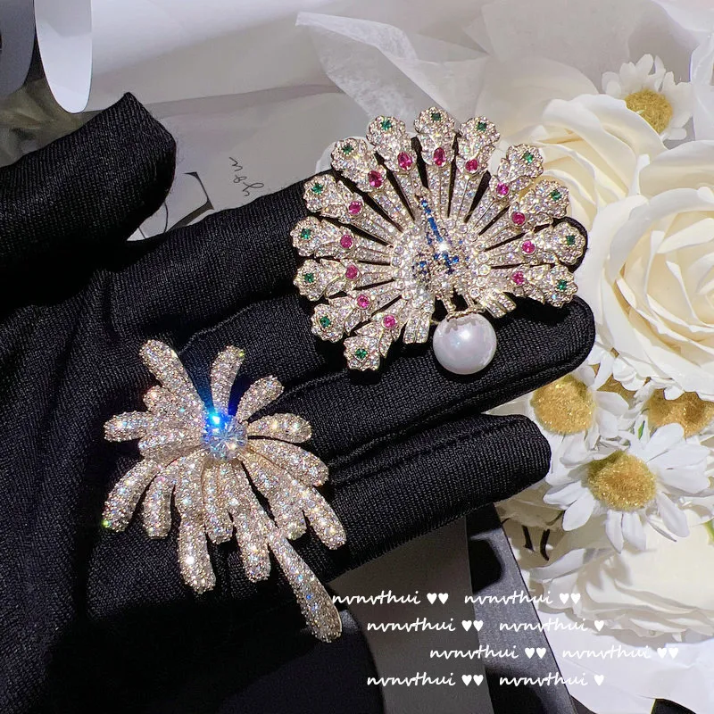 vintage Peacock Gem Brooch Antique Fireworks Bloom Colored Zircon Geometric sparkling pin accessory
vintage Peacock Gem Brooch Antique Fireworks Bloom Colored Zircon Geometric sparkling pin accessory