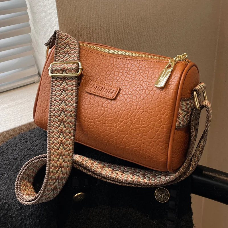 Popular Small Bags Autumn and Winter All New Fashion Broadband Crossbody Bag Pillow Bag
Popular Small Bags Autumn and Winter All New Fashion Broadband Crossbody Bag Pillow Bag