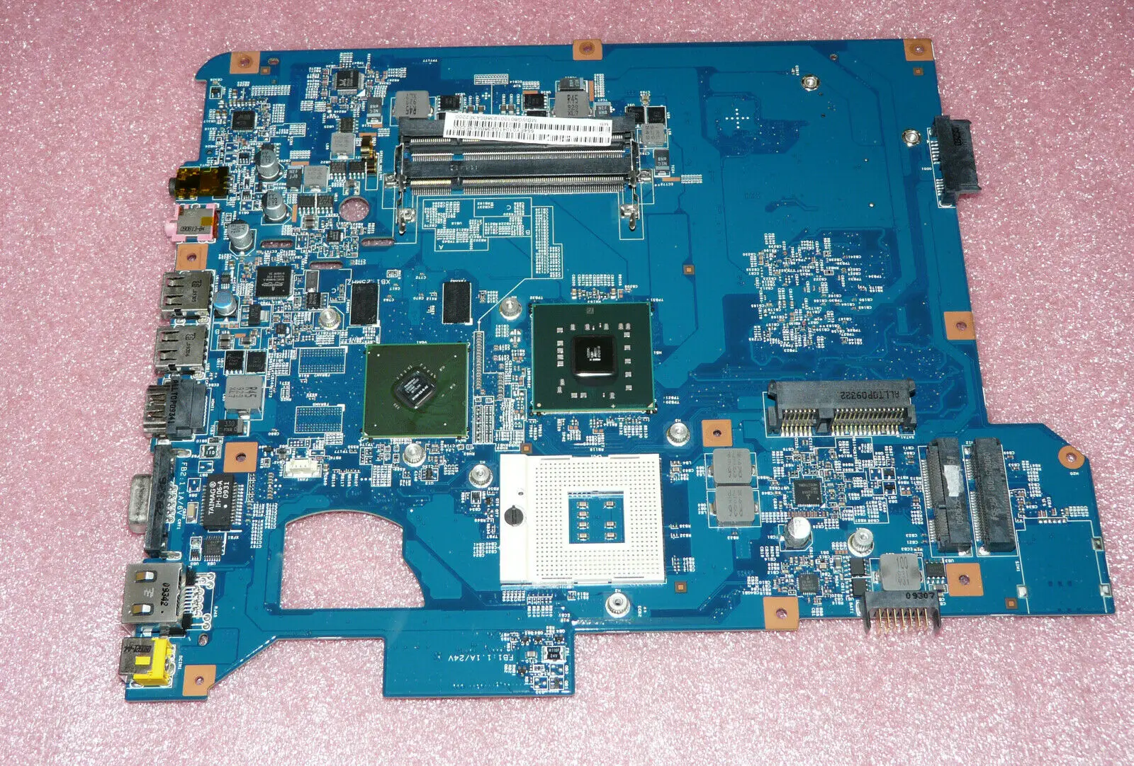 Motherboard SJV50-MVM Nvidia GF G210M 512MB for Packard Bell EasyNote TJ65
Motherboard SJV50-MVM Nvidia GF G210M 512MB for Packard Bell EasyNote TJ65