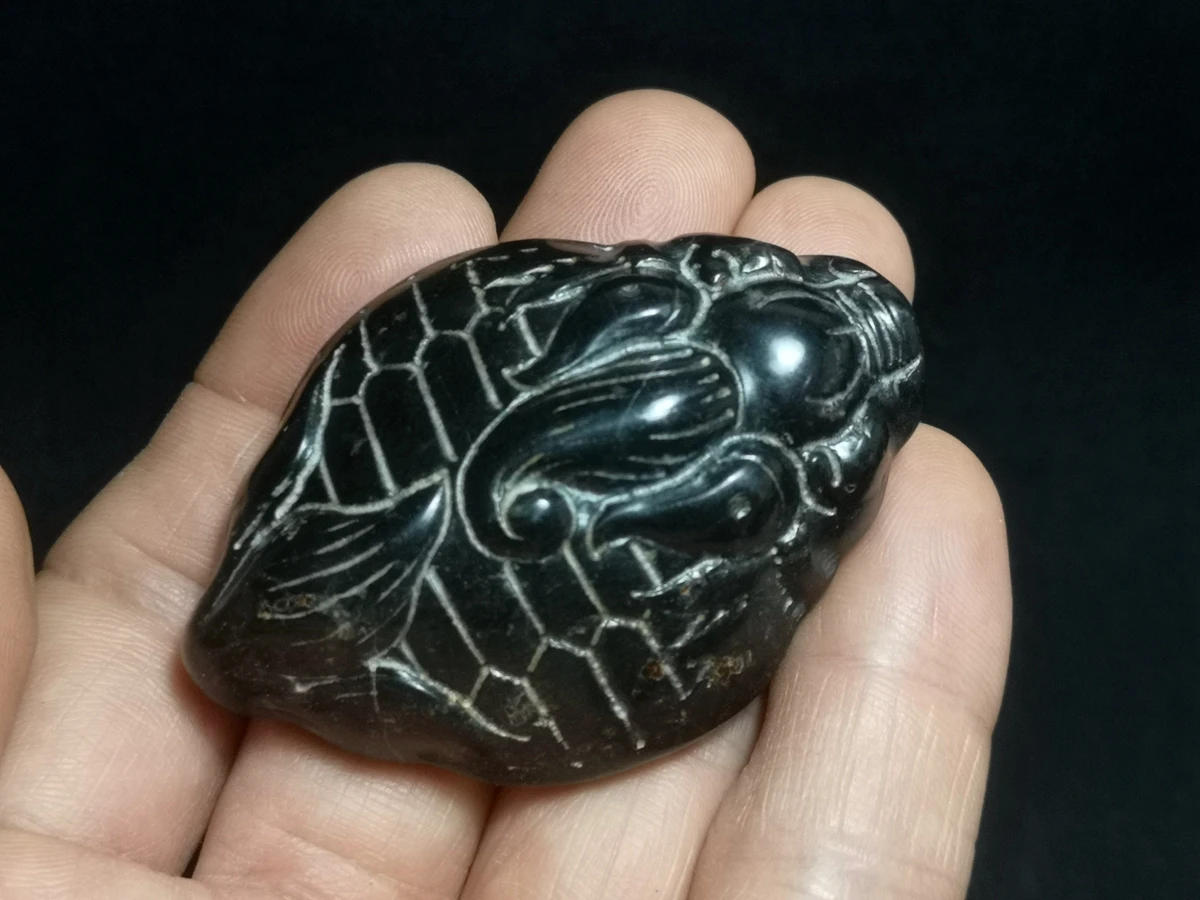 1919 Collection China Old Hongshan Culture Jade Carving Jin Chan Black Magnet Pendant Ornament gift
1919 Collection China Old Hongshan Culture Jade Carving Jin Chan Black Magnet Pendant Ornament gift