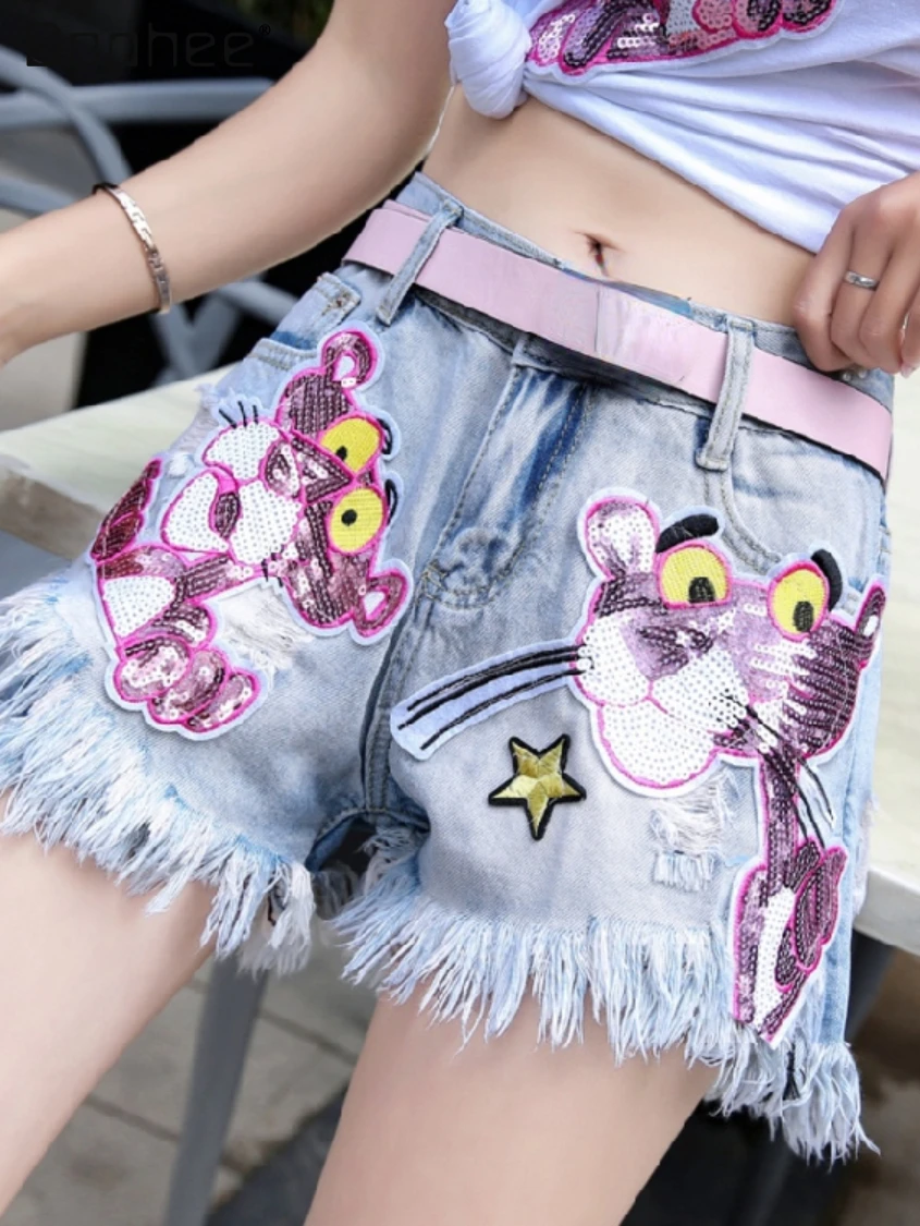Fashion Hole Denim Shorts Women Summer New High Street Loose High Waist All-Matching Tassel Thin Sequins Wide Leg Short Pants
Fashion Hole Denim Shorts Women Summer New High Street Loose High Waist All-Matching Tassel Thin Sequins Wide Leg Short Pants