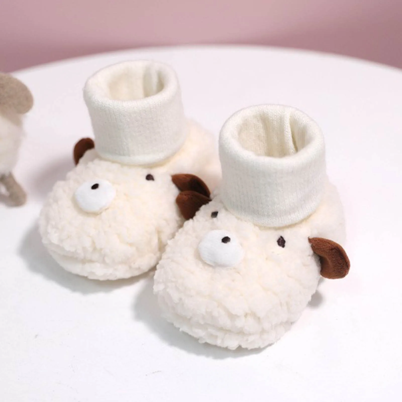Winter Sheep Shape Boys Girls Shoes Home Slippers Toddler Floor Shoes Non Slip Warm Comfortable Cute Cartoon Toddler Slippers
Winter Sheep Shape Boys Girls Shoes Home Slippers Toddler Floor Shoes Non Slip Warm Comfortable Cute Cartoon Toddler Slippers