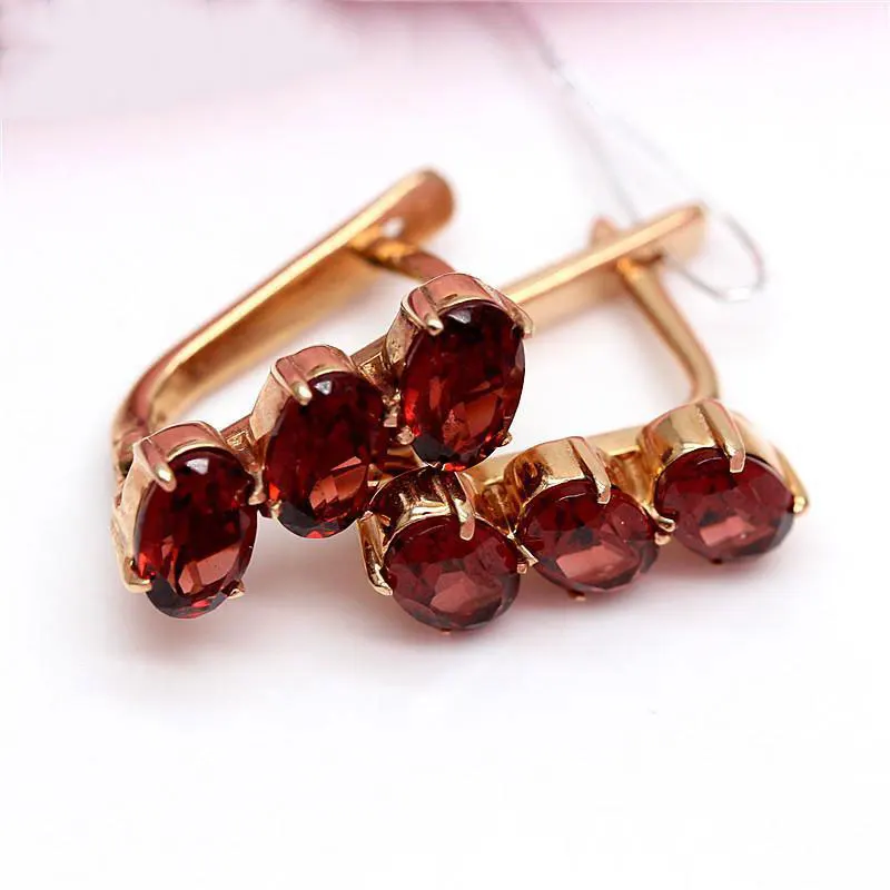 585 Purple Gold Plated 14K Rose Gold Inlaid Single Row Gemstone Earrings for Women Luxury Fashion Design Elegant Party Jewelry
585 Purple Gold Plated 14K Rose Gold Inlaid Single Row Gemstone Earrings for Women Luxury Fashion Design Elegant Party Jewelry