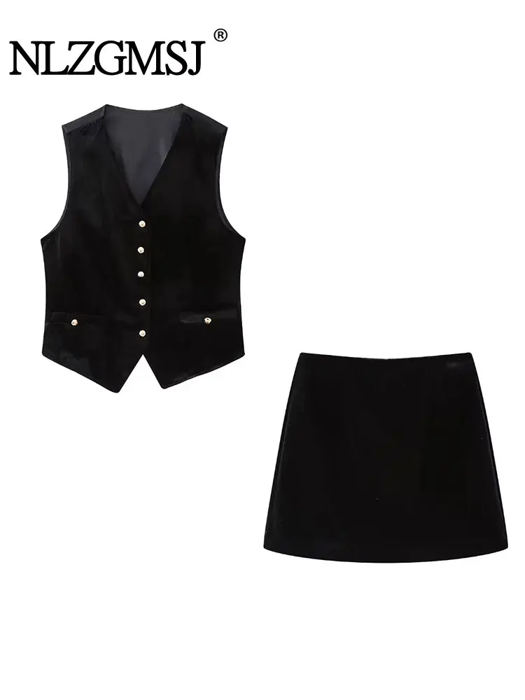 TRAF 2024 Autumn Winter Woman Sets Fashion Velvet Single Breasted Vest Tops + Mini Skirts Casual Elegant Slim 2 Pieces Sets
TRAF 2024 Autumn Winter Woman Sets Fashion Velvet Single Breasted Vest Tops + Mini Skirts Casual Elegant Slim 2 Pieces Sets