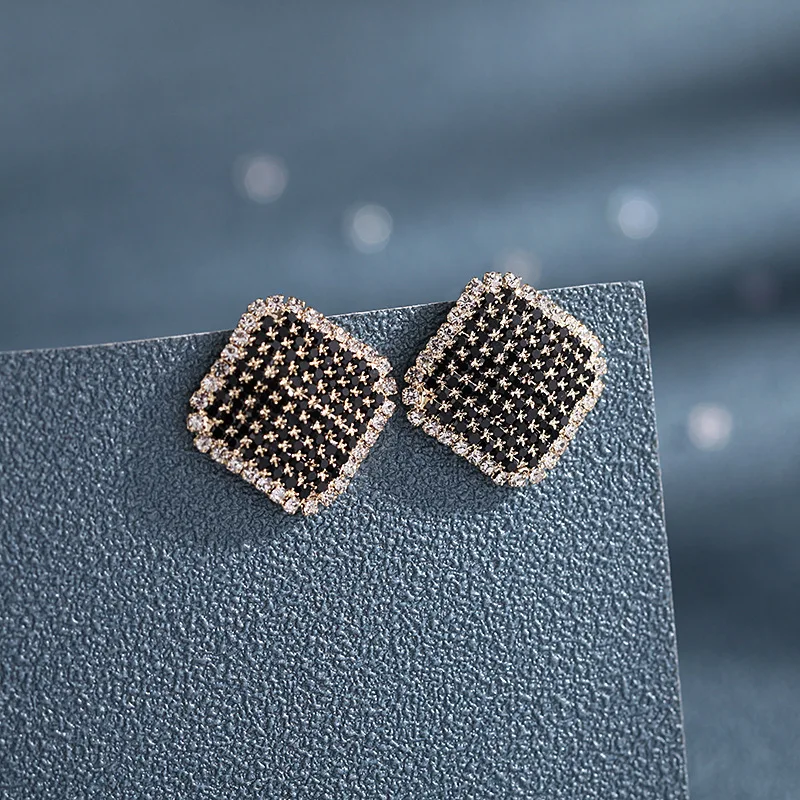 High Quality 925 Sterling Silver Exquisite Geometric Earrings Square Black Rhinestones For Women Fashion Jewelry LE214
High Quality 925 Sterling Silver Exquisite Geometric Earrings Square Black Rhinestones For Women Fashion Jewelry LE214