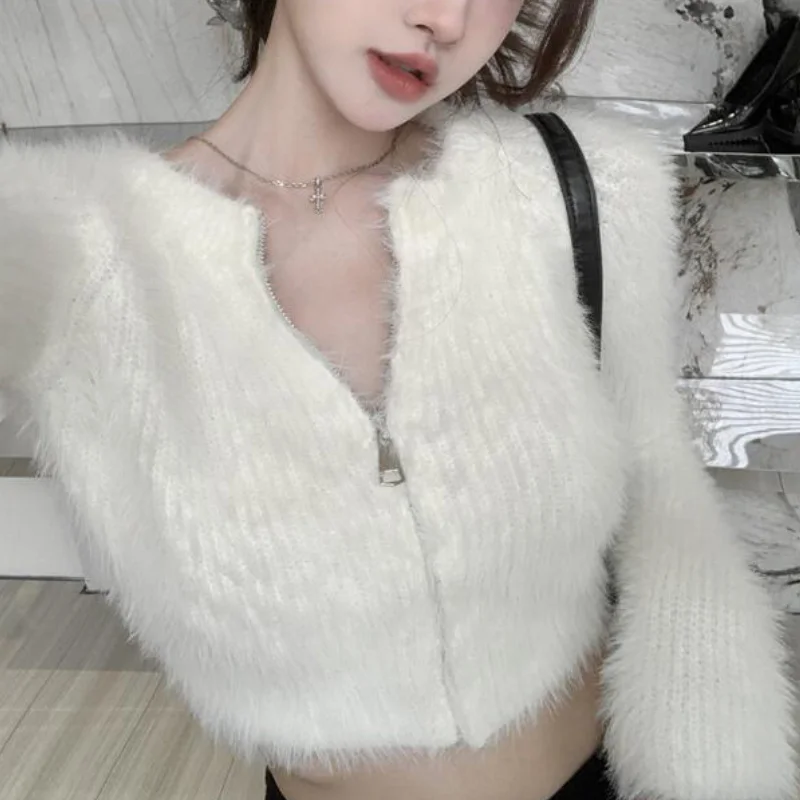 Женский Пушистый кардиган на молнии, офисный свитер с круглым вырезом и длинным рукавом, милый укороченный топ в Корейском стиле, осень 2023 
Женский Пушистый кардиган на молнии, офисный свитер с круглым вырезом и длинным рукавом, милый укороченный топ в Корейском стиле, осень 2023