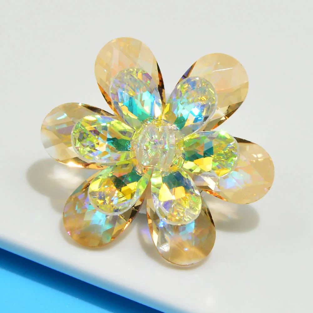 CINDY XIANG 6 Petal Crystal Handmade Flower Brooches For Women 16 Colors Available Shining Pin Fashion Jewelry New Arrival
CINDY XIANG 6 Petal Crystal Handmade Flower Brooches For Women 16 Colors Available Shining Pin Fashion Jewelry New Arrival