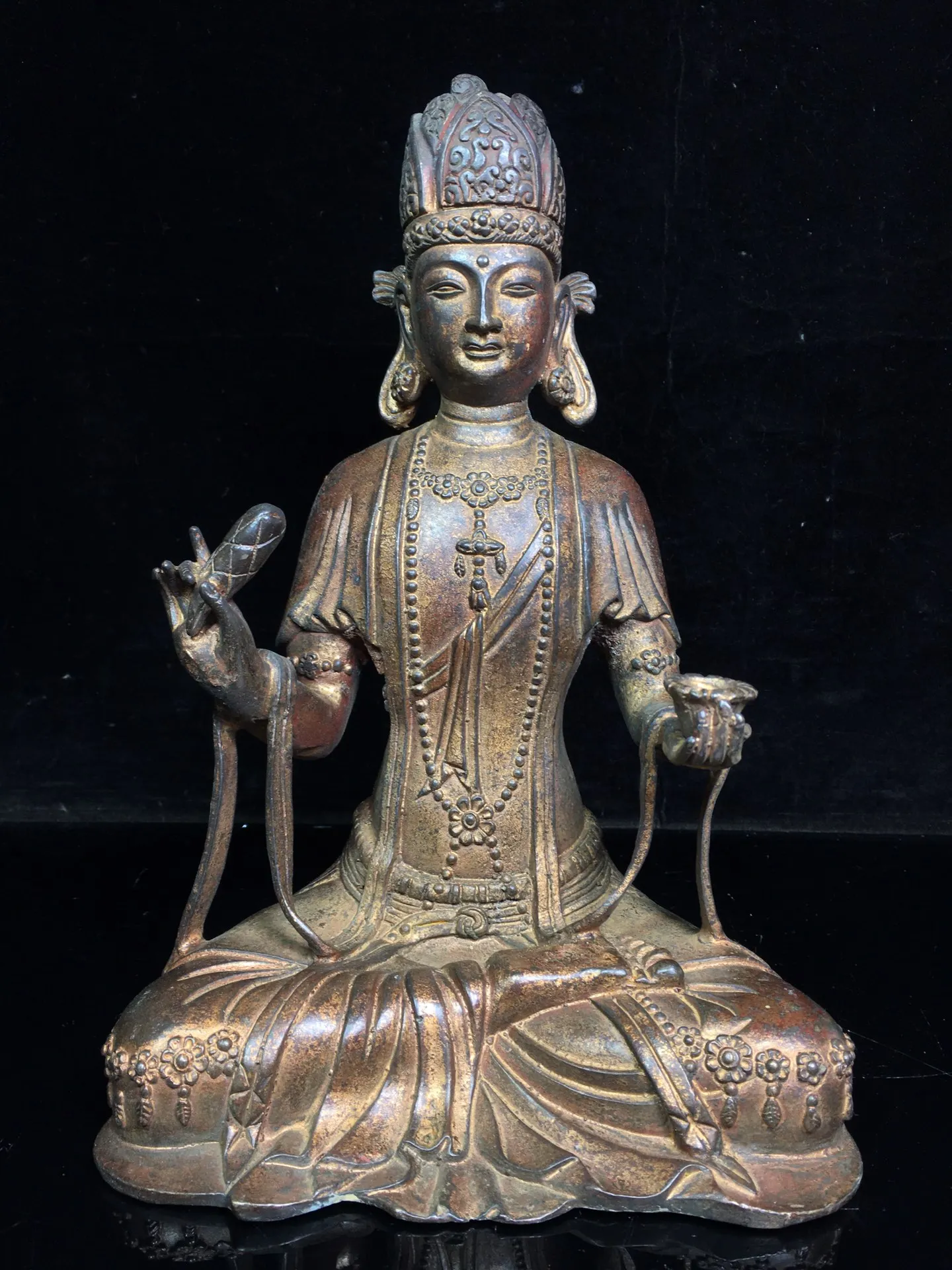 9" Chinese Folk Collection Old Bronze Cinnabar mud gold Avalokitesvara Buddha take the buddha bowl Sitting Buddha Town house
9" Chinese Folk Collection Old Bronze Cinnabar mud gold Avalokitesvara Buddha take the buddha bowl Sitting Buddha Town house