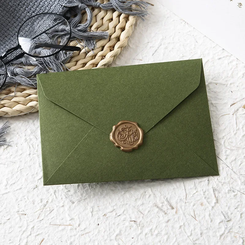 Зеленые конверты из специальной бумаги
Зеленые конверты из специальной бумаги
