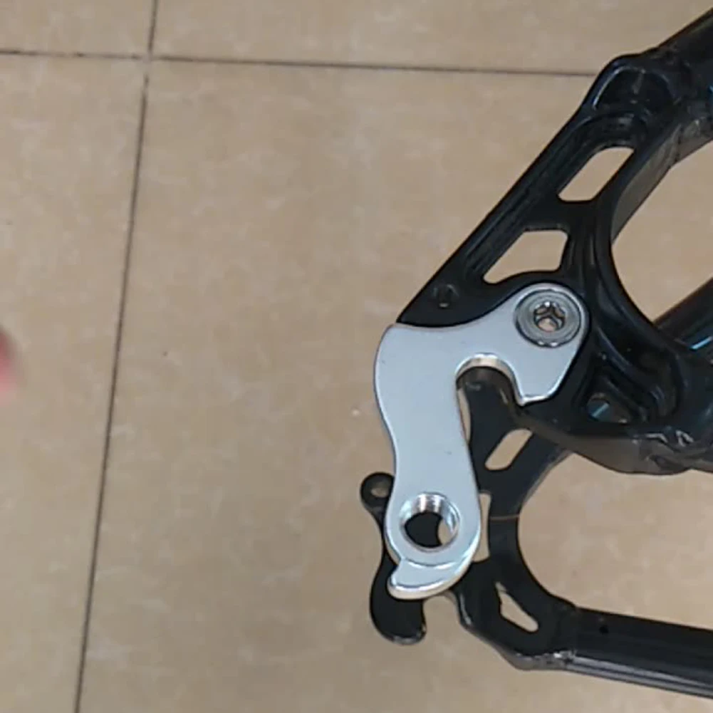 Gear Hook Derailleur Hanger With Mounting Bolt Accessories Aluminum Alloy For M4 M5 Practical To Use Replacement
Gear Hook Derailleur Hanger With Mounting Bolt Accessories Aluminum Alloy For M4 M5 Practical To Use Replacement