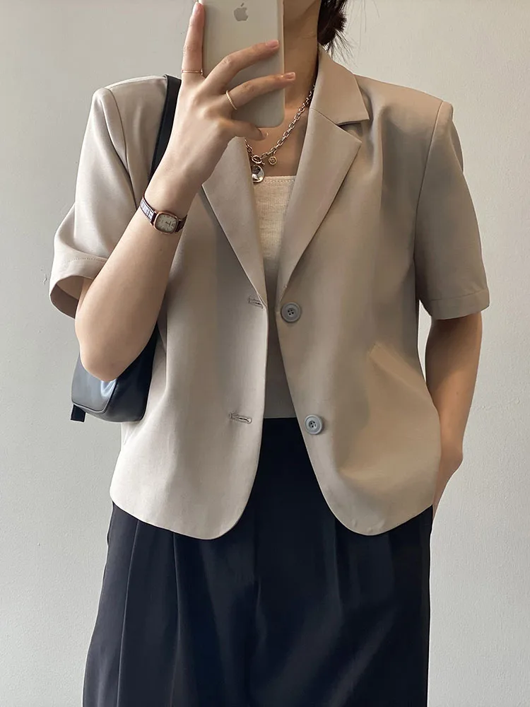Solid Color Short-sleeved Small Suit Women's 2022 Summer New Korean Version Loose Temperament Short Small Coat F087
Solid Color Short-sleeved Small Suit Women's 2022 Summer New Korean Version Loose Temperament Short Small Coat F087