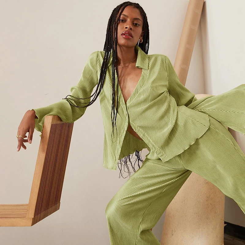 Spring Autumn Elegant Women'S Suits Green Long Sleeve Button Up Shirts + Wide Leg Pants Sets Streetwear 2 Pieces Outfits
Spring Autumn Elegant Women'S Suits Green Long Sleeve Button Up Shirts + Wide Leg Pants Sets Streetwear 2 Pieces Outfits
