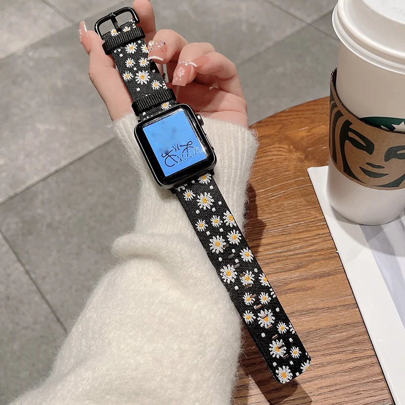 Ремешок нейлоновый в Корейском стиле для Apple Watch Series 8 7 SE 6 5, браслет с маленькими маргаритками для Apple iWatch Band 41 мм 45 мм 44 мм 42 мм 38 мм 40 мм
Ремешок нейлоновый в Корейском стиле для Apple Watch Series 8 7 SE 6 5, браслет с маленькими маргаритками для Apple iWatch Band 41 мм 45 мм 44 мм 42 мм 38 мм 40 мм