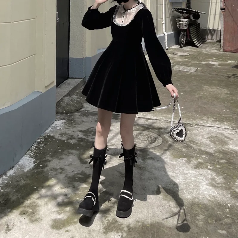 Autumn Retro Hepburn Black Gothic Dress Woemen Lace Patchwork Y2K Kawaii Party Mini Dress Female High Street Korean Dress 2022
Autumn Retro Hepburn Black Gothic Dress Woemen Lace Patchwork Y2K Kawaii Party Mini Dress Female High Street Korean Dress 2022