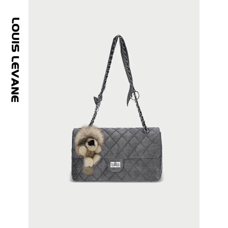 high quality luxury brand 2023 new Korean light single shoulder Nylon Oxford spinning rhombic large capacity chain underarm BAG
high quality luxury brand 2023 new Korean light single shoulder Nylon Oxford spinning rhombic large capacity chain underarm BAG