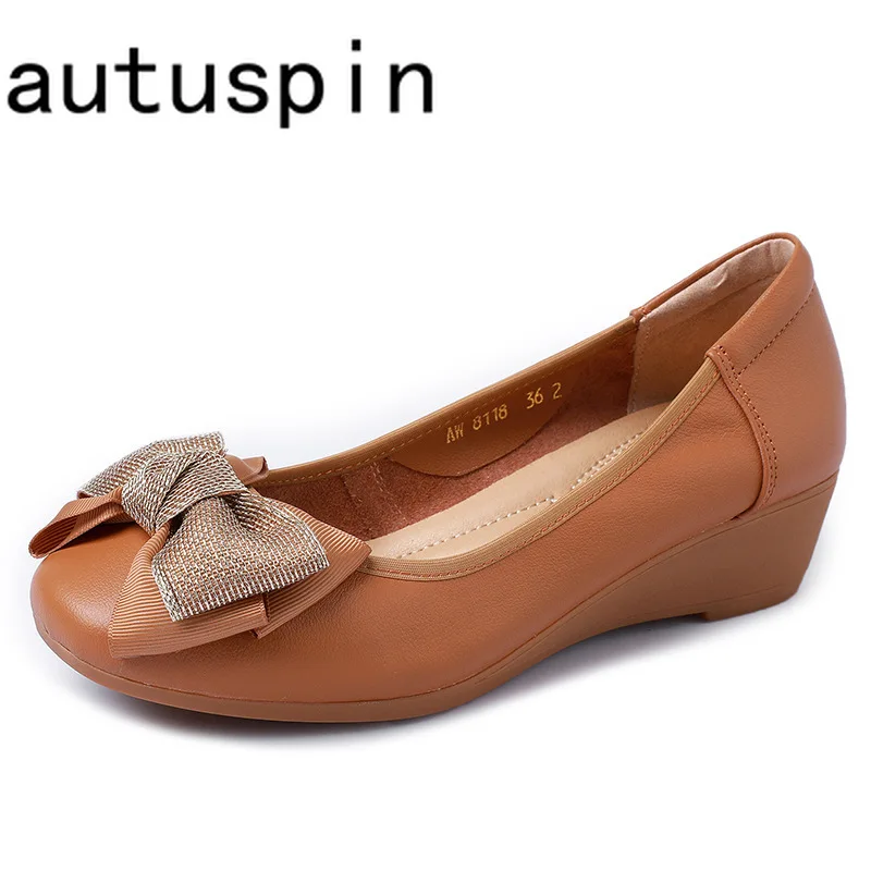 AUTUSPIN 4cm Pumps Genuine Leather Women Shallow Shoes Fashion Sweet Butterfly Knot Ladies Office Wedges High Heels Plus Size 42
AUTUSPIN 4cm Pumps Genuine Leather Women Shallow Shoes Fashion Sweet Butterfly Knot Ladies Office Wedges High Heels Plus Size 42