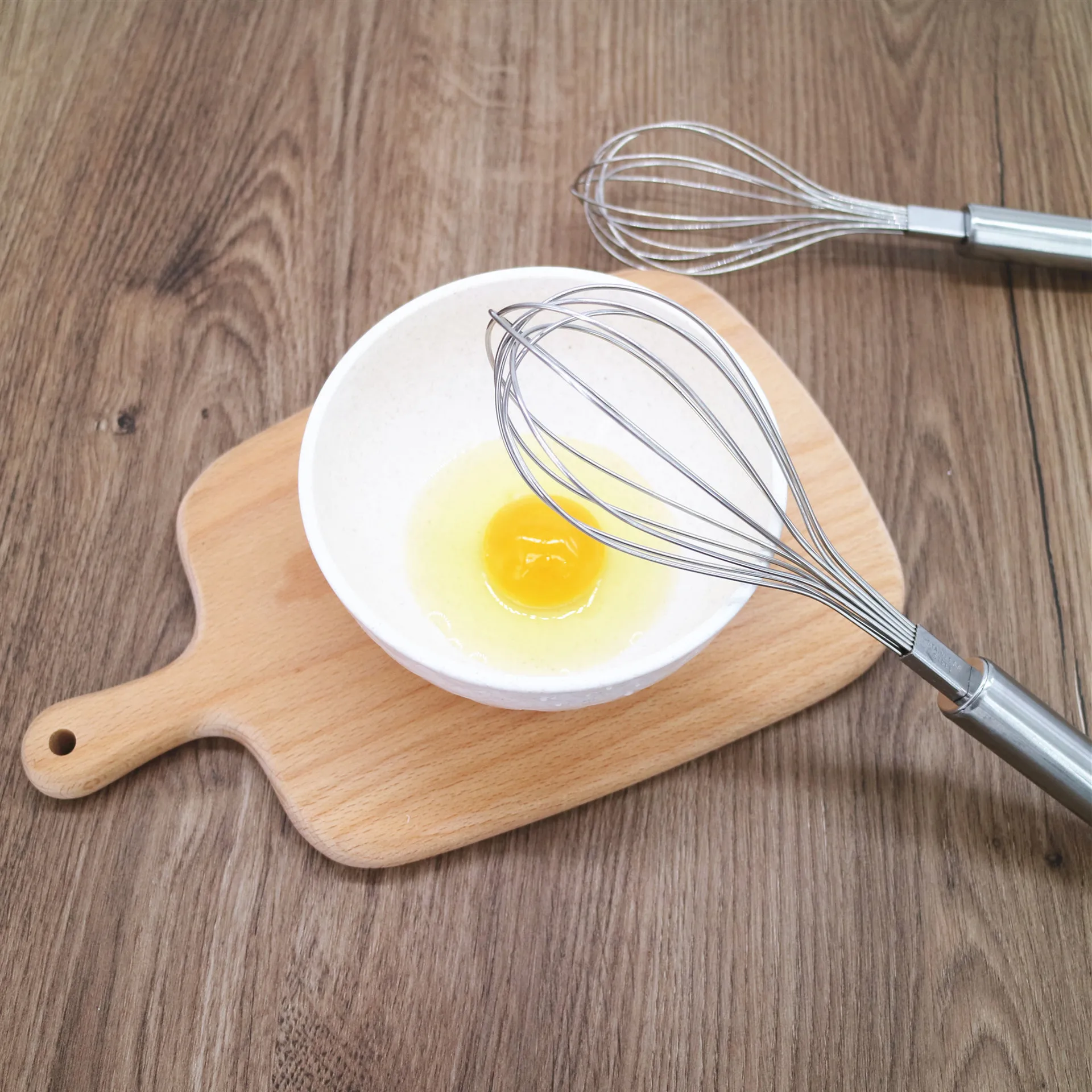 1 шт., венчик для взбивания яиц, из нержавеющей стали 
1 шт., венчик для взбивания яиц, из нержавеющей стали