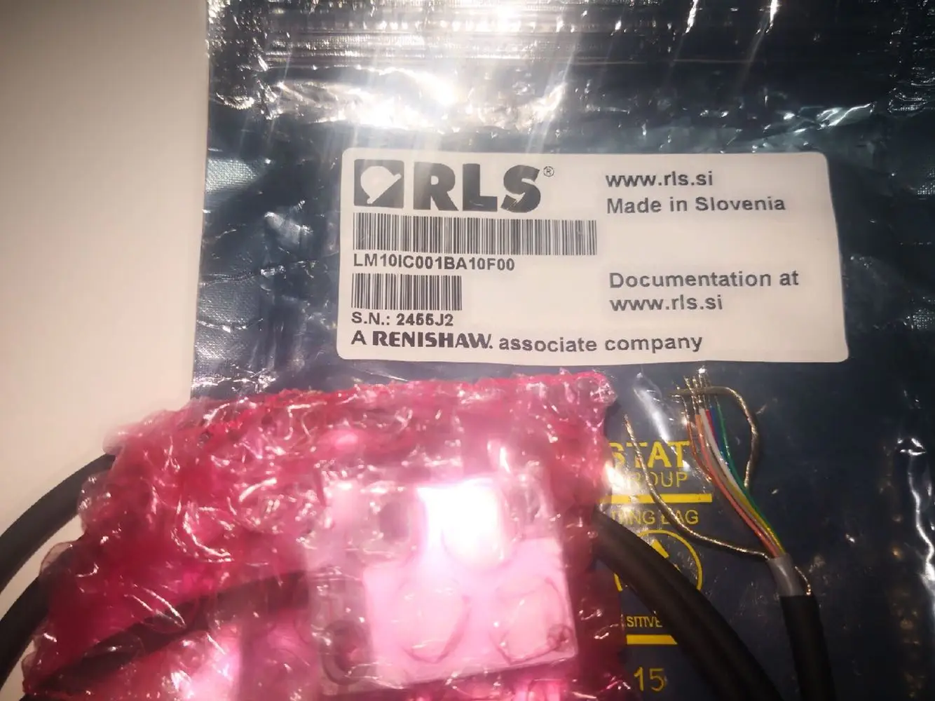 Новый кодировщик считывающей головкой RLS с магнитной решеткой RENISHAW LM10IC001BA10F00