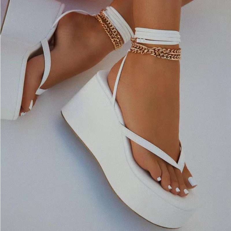 New Women's Sandals Metal Chain Ankle Strap Platform Wedge Flip-Flops Simple Comfortable Soft-soled Flat Shoes Chaussures Femme
New Women's Sandals Metal Chain Ankle Strap Platform Wedge Flip-Flops Simple Comfortable Soft-soled Flat Shoes Chaussures Femme
