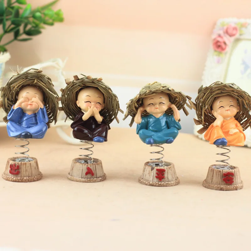 Spring shaking straw hat four little monks go in and out of Ping'an car to decorate lovely dolls, decorations in the car
Spring shaking straw hat four little monks go in and out of Ping'an car to decorate lovely dolls, decorations in the car