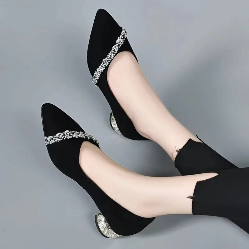 Women's Elegant High Heels Diamond Shoes Woman 2023 Fashion Rhinestone Low Heel Pumps with Crystals Stylish Office Lady Footwear
Women's Elegant High Heels Diamond Shoes Woman 2023 Fashion Rhinestone Low Heel Pumps with Crystals Stylish Office Lady Footwear