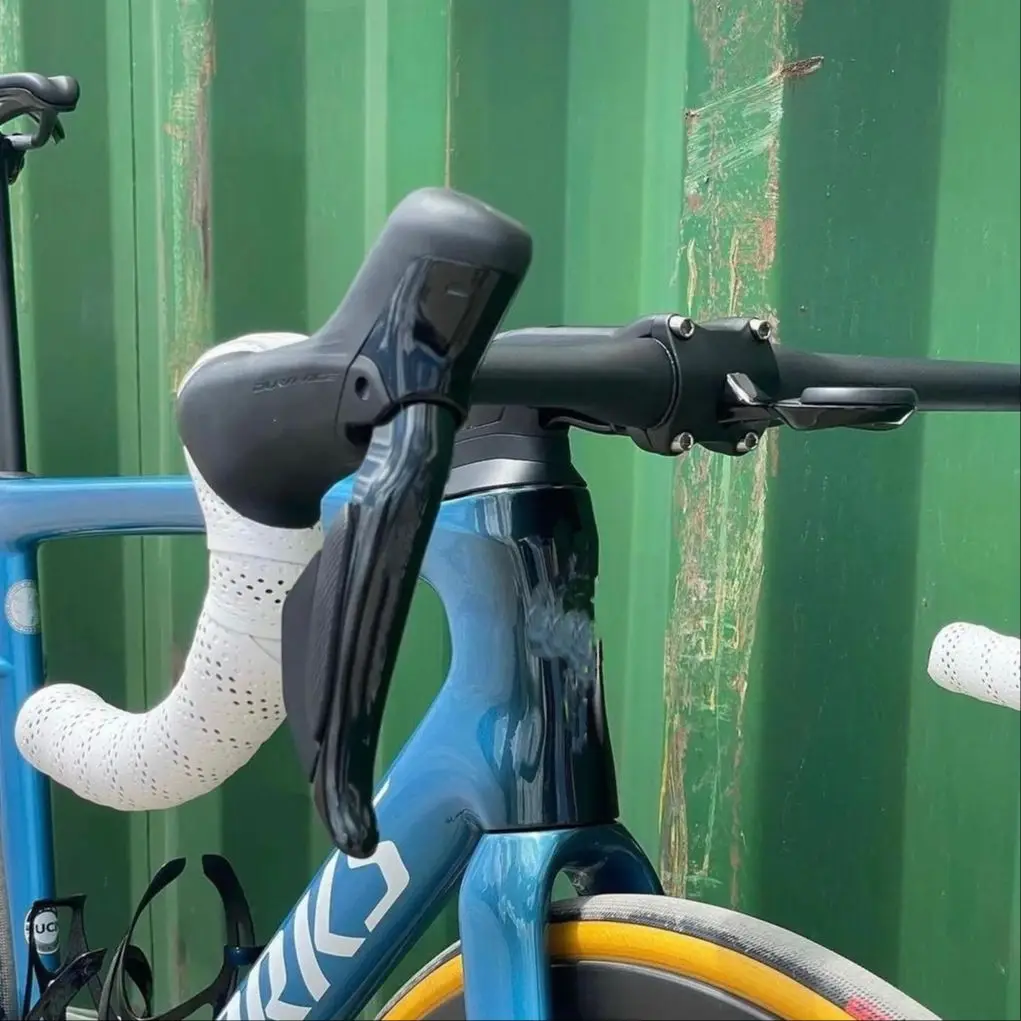 2023 New SL7 T1100 chameleon carbon frame road bike disc suitable for Di2 group 700C carbon road BSA Made in Taiwan
2023 New SL7 T1100 chameleon carbon frame road bike disc suitable for Di2 group 700C carbon road BSA Made in Taiwan