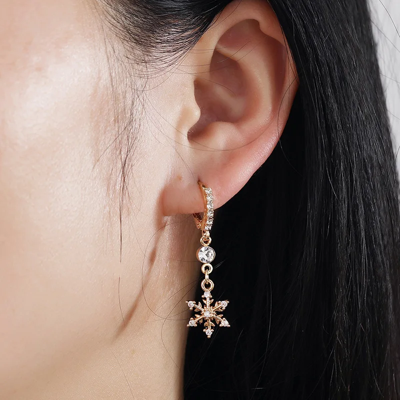 New snowflake inset zircon earrings female personality senior sense fashion studs Korean temperament simple tassel earrings
New snowflake inset zircon earrings female personality senior sense fashion studs Korean temperament simple tassel earrings