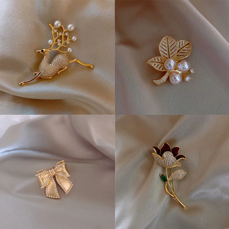 New Fashion Gold Color Bowknot Elk Pins Brooches for Women Luxury Cute Crystal Rhinestone Badge Lapel Enamel Pin Wedding Jewelry
New Fashion Gold Color Bowknot Elk Pins Brooches for Women Luxury Cute Crystal Rhinestone Badge Lapel Enamel Pin Wedding Jewelry