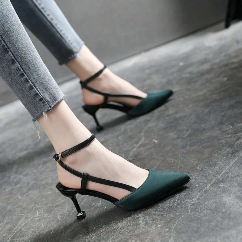 Women's shoes 2021 Summer style Pointed-toe stiletto 5cm/7cm high-heeled sandals female large size 41 42 43
Women's shoes 2021 Summer style Pointed-toe stiletto 5cm/7cm high-heeled sandals female large size 41 42 43