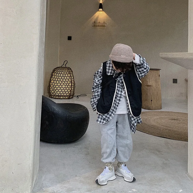 Korean Style Children's Clothing Solid Color Down Cotton Vest Boys and Girls Autumn and Winter Vest 
Korean Style Children's Clothing Solid Color Down Cotton Vest Boys and Girls Autumn and Winter Vest