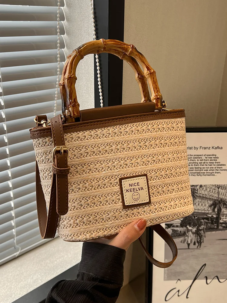 Small Bag for Women Summer 2023 New Niche Crossbody Bag High Quality Portable Straw Woven Bucket Bag Fashion Handbags Luxury
Small Bag for Women Summer 2023 New Niche Crossbody Bag High Quality Portable Straw Woven Bucket Bag Fashion Handbags Luxury