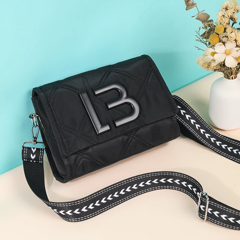 Chain Ladies Messenger Bag New Women Flap Shoulder Bag Spain Fashion Brand Nylon Tassle Crossbody Bags Animation Derivatives
Chain Ladies Messenger Bag New Women Flap Shoulder Bag Spain Fashion Brand Nylon Tassle Crossbody Bags Animation Derivatives