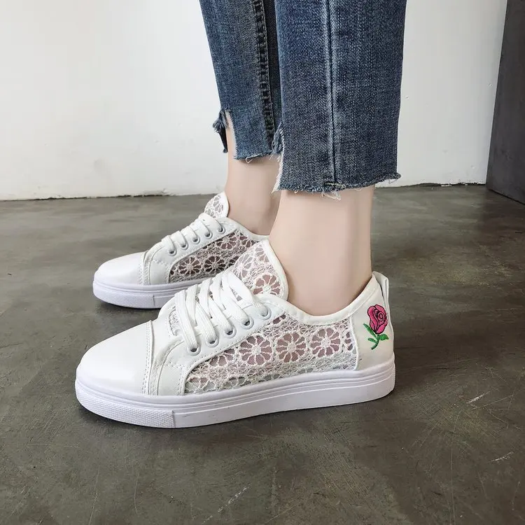 Casual Shoes Summer Spring Women Shoes Fashion Embroidered Breathable Hollow Lace-Up Sneakers Women Shoes 2022 Hot Sale
Casual Shoes Summer Spring Women Shoes Fashion Embroidered Breathable Hollow Lace-Up Sneakers Women Shoes 2022 Hot Sale