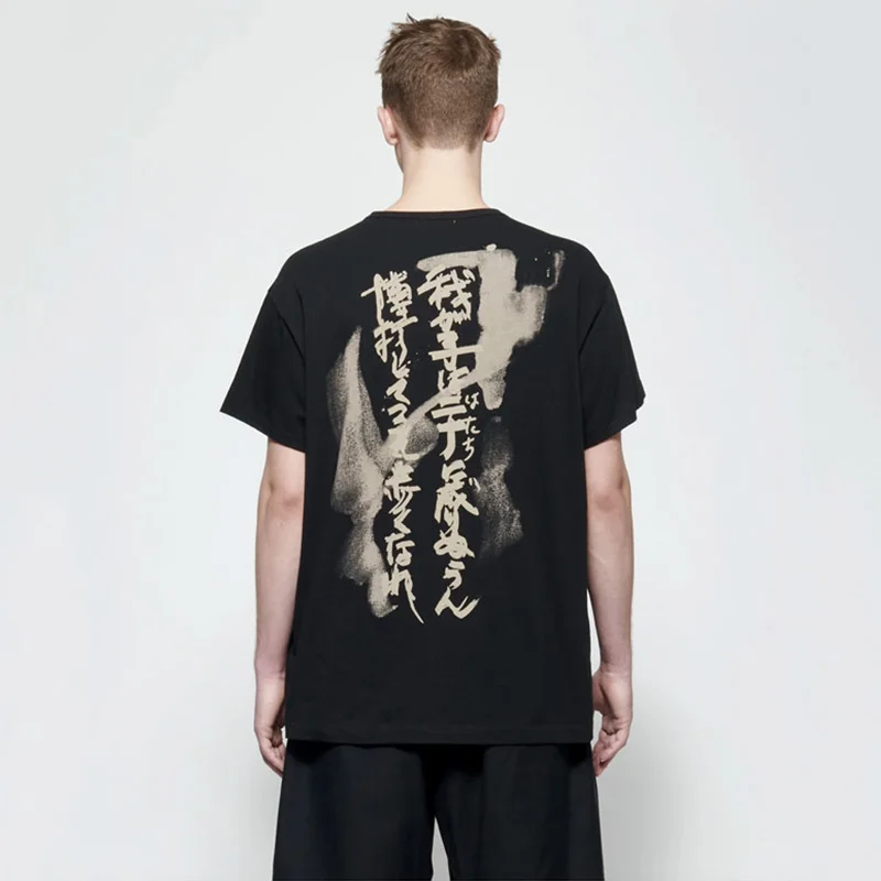 Футболка Yohji Yamamoto с коротким рукавом, Свободный Топ с круглым вырезом и акварелью, с принтом брызг чернил, для дня рождения
Футболка Yohji Yamamoto с коротким рукавом, Свободный Топ с круглым вырезом и акварелью, с принтом брызг чернил, для дня рождения