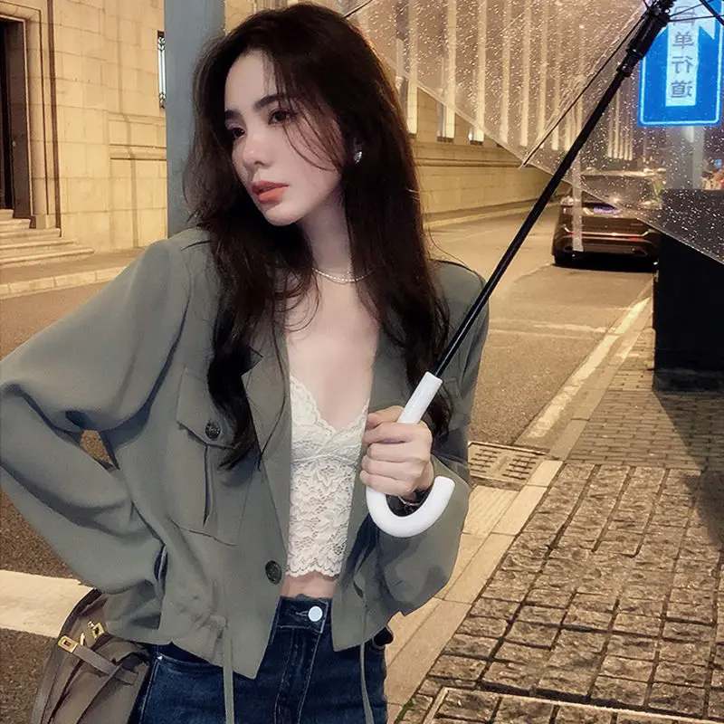 2022 Autumn New Light Luxury Fashion Coat Women Short Suit Korean Version All-match Cardigan Boutique Clothing Simple Style
2022 Autumn New Light Luxury Fashion Coat Women Short Suit Korean Version All-match Cardigan Boutique Clothing Simple Style