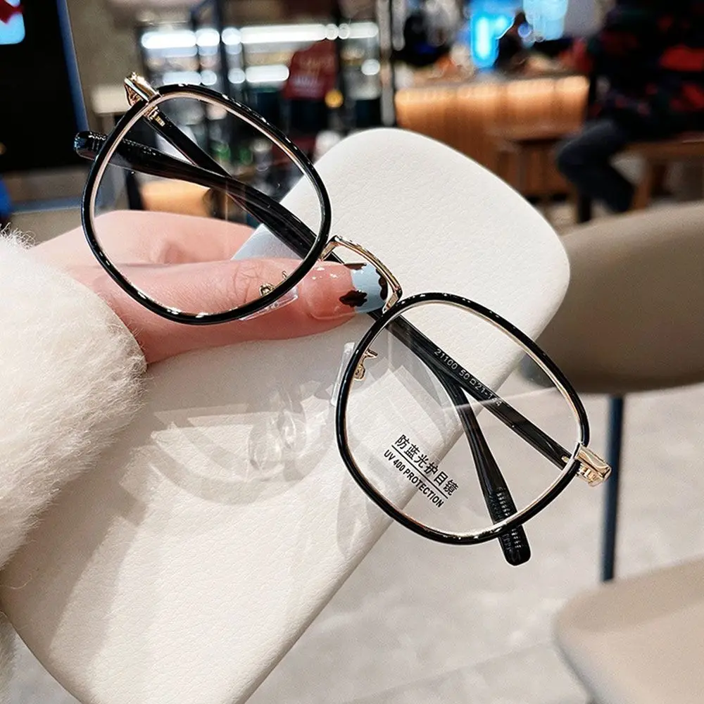 Men Women Eye Protection Office Durable Anti-Blue Light Glasses Oversized Eyeglasses Ultra Light Frame Computer Goggles
Men Women Eye Protection Office Durable Anti-Blue Light Glasses Oversized Eyeglasses Ultra Light Frame Computer Goggles