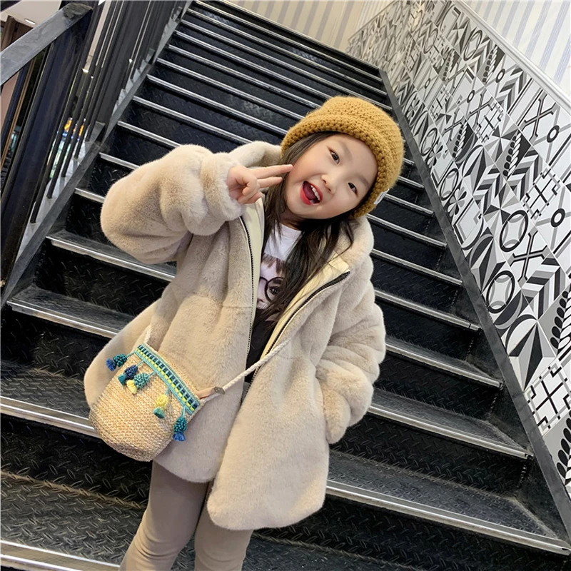 2022 Fashion Baby Winter Warm Fur Coats For Girls Long Sleeve Hooded Warm Jacket For Christmas Party Kids Fur Outwear Clothing
2022 Fashion Baby Winter Warm Fur Coats For Girls Long Sleeve Hooded Warm Jacket For Christmas Party Kids Fur Outwear Clothing