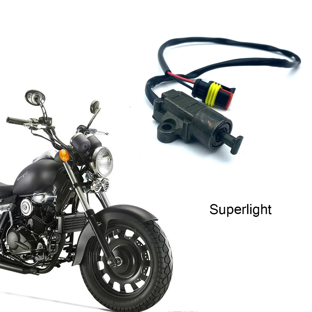 Подходят для Keeway Superlight 125 / 150/200, оригинальные аксессуары, одинарный выключатель пламени, боковой опорный ножной выключатель
Подходят для Keeway Superlight 125 / 150/200, оригинальные аксессуары, одинарный выключатель пламени, боковой опорный ножной выключатель