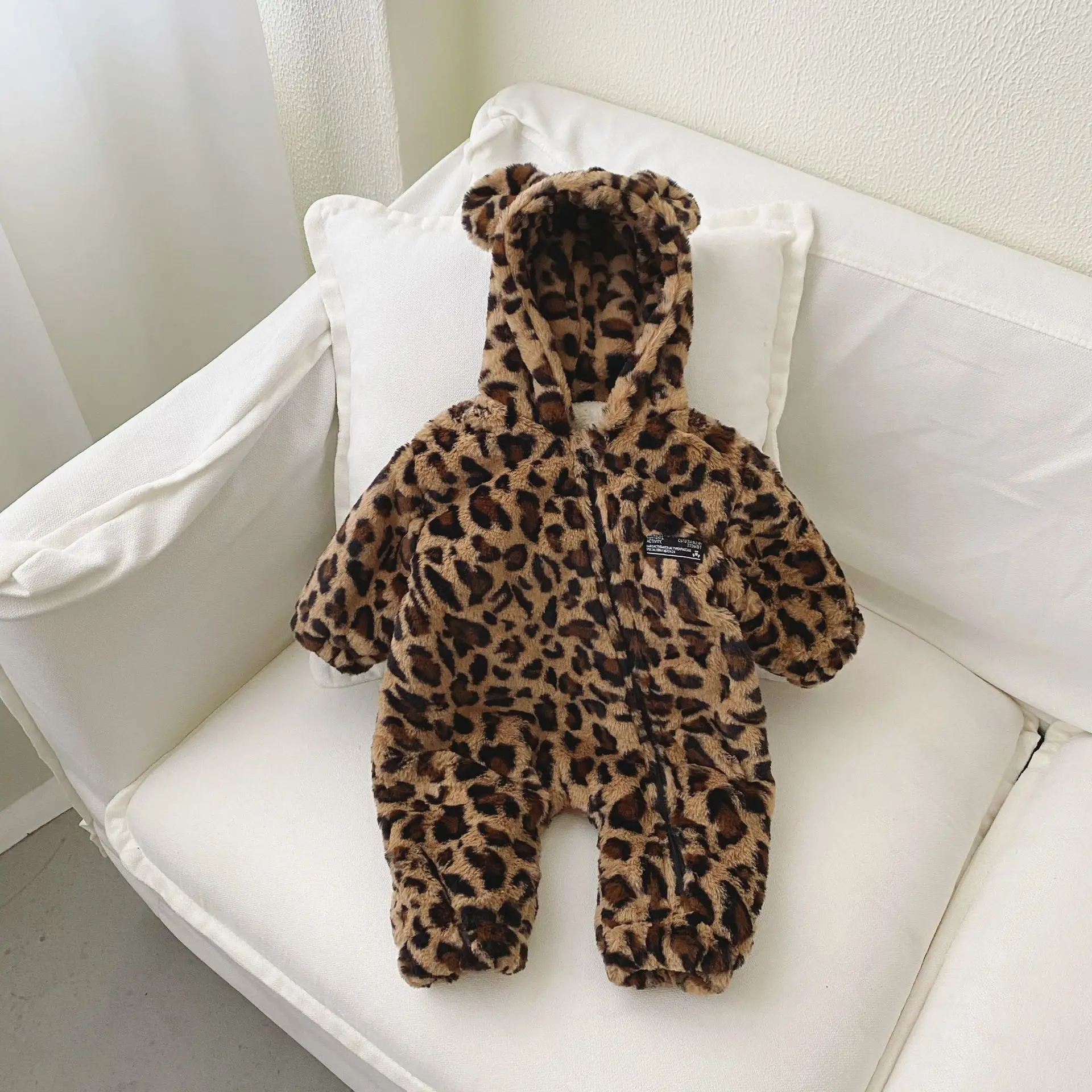 Leopard Baby Rompers Winter Newborn Thermal Bodysuits Infant Body Warmer Warm Toddler Girl Teddy Bears Clothes Boy Hood Overalls 
Leopard Baby Rompers Winter Newborn Thermal Bodysuits Infant Body Warmer Warm Toddler Girl Teddy Bears Clothes Boy Hood Overalls