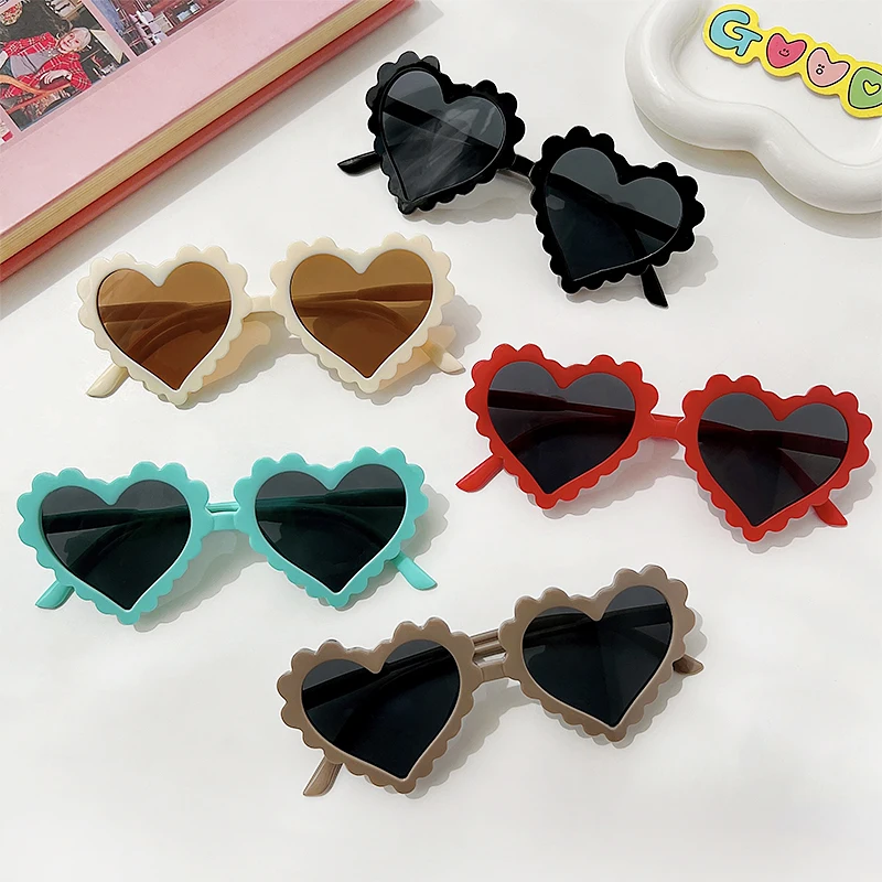 Children Cute Sweet Sunglasses Heart Outdoor Boys Girls Lovely Personality Street Shooting Sunglasses Classic Kids Sunglasses
Children Cute Sweet Sunglasses Heart Outdoor Boys Girls Lovely Personality Street Shooting Sunglasses Classic Kids Sunglasses