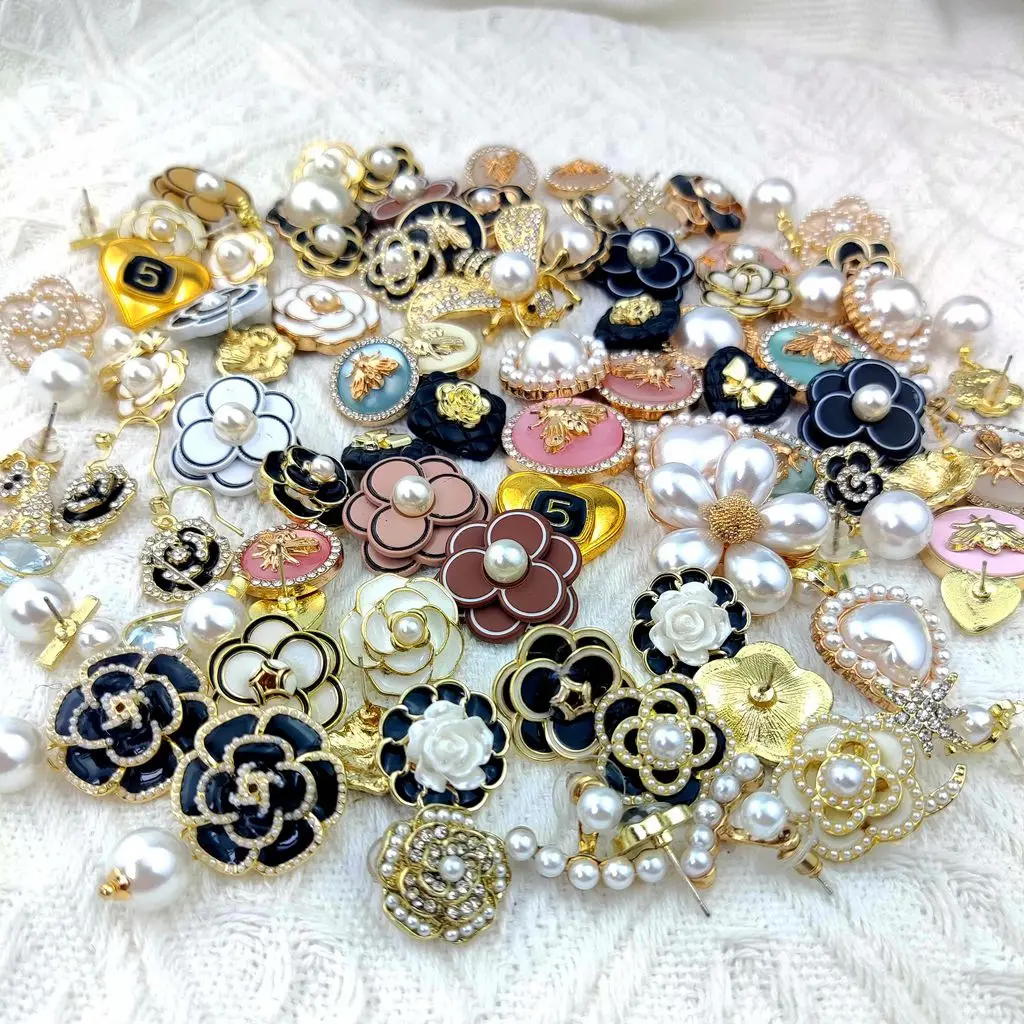 Earrings Luxury Stud Earring Jewelry Simple Fashion Gold Color Pearl Zircon Cute Metal Button Necklace Beautiful Gift
Earrings Luxury Stud Earring Jewelry Simple Fashion Gold Color Pearl Zircon Cute Metal Button Necklace Beautiful Gift