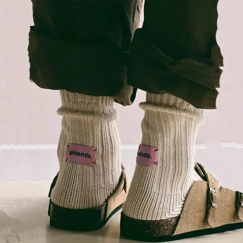 Korean Needle Thick Thread Knitted Middle Tube Socks Cotton Japanese Simple Pink Label Men Women Couples Sports Stacked Socks 
Korean Needle Thick Thread Knitted Middle Tube Socks Cotton Japanese Simple Pink Label Men Women Couples Sports Stacked Socks