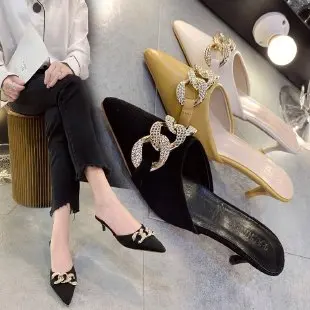 Baotou Slippers Women's New Fashion Joker Muller Shoes Pointed with Rhinestone Chain women's slippers
Baotou Slippers Women's New Fashion Joker Muller Shoes Pointed with Rhinestone Chain women's slippers