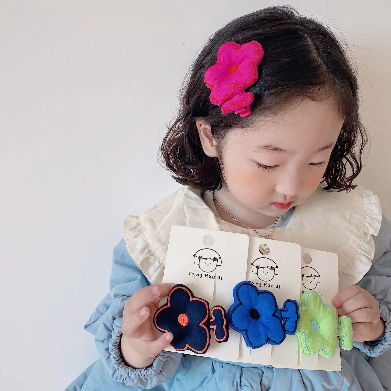 Children's Three-dimensional Cotton-filled Color Flower Hairpin Baby Cute Hairpin Edge Clip Duckbill Clip Hair Accessories
Children's Three-dimensional Cotton-filled Color Flower Hairpin Baby Cute Hairpin Edge Clip Duckbill Clip Hair Accessories