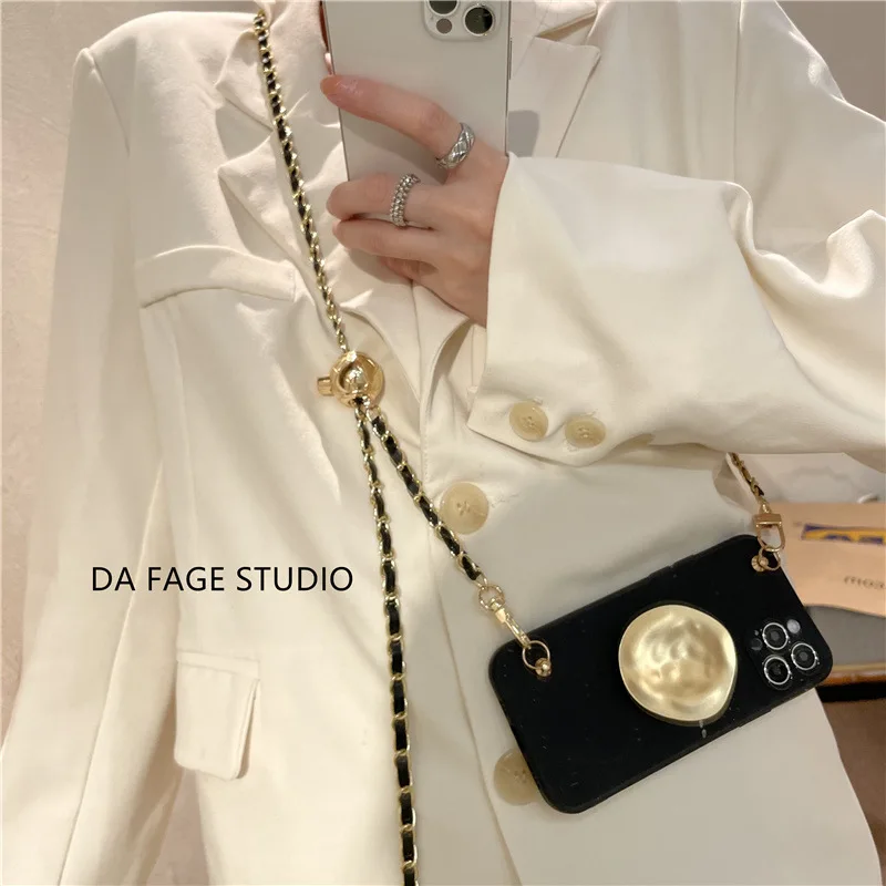 Чехол премиум класса в стиле ретро с металлической подставкой и золотым шариком для Apple 14promax chain iphone13
Чехол премиум класса в стиле ретро с металлической подставкой и золотым шариком для Apple 14promax chain iphone13