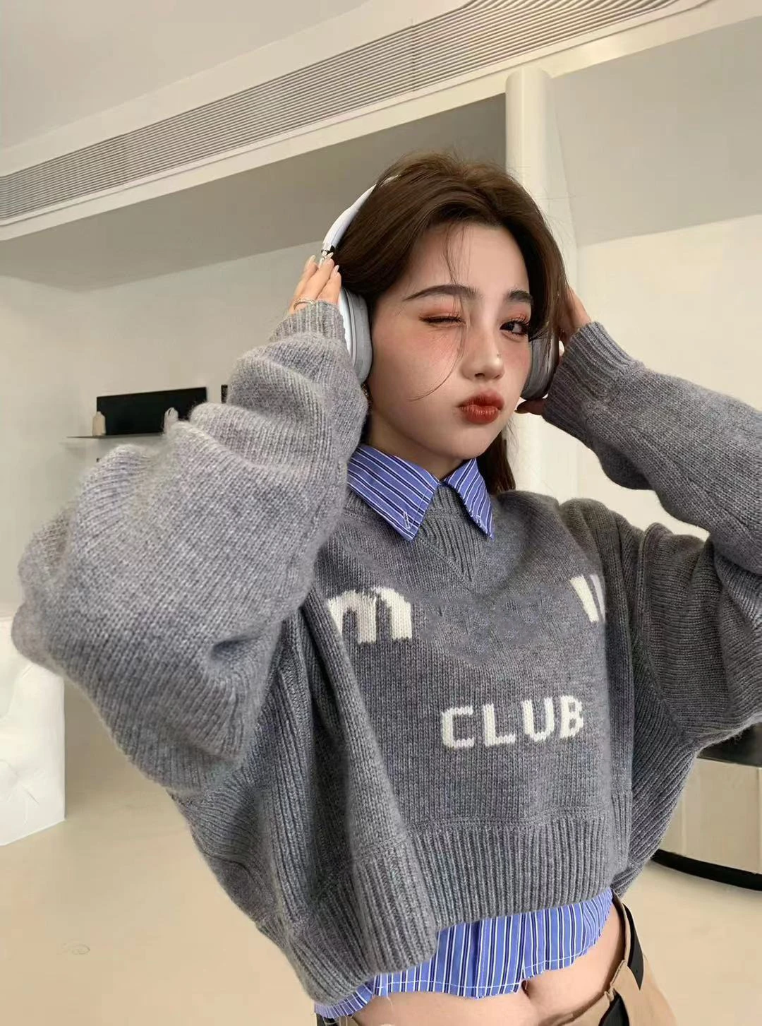Women's Pullover Round Neck Letter Jacquard Elastic Knitted Sweater Korean Sweater Short Top Shirt 2023 Autumn Winter New
Women's Pullover Round Neck Letter Jacquard Elastic Knitted Sweater Korean Sweater Short Top Shirt 2023 Autumn Winter New