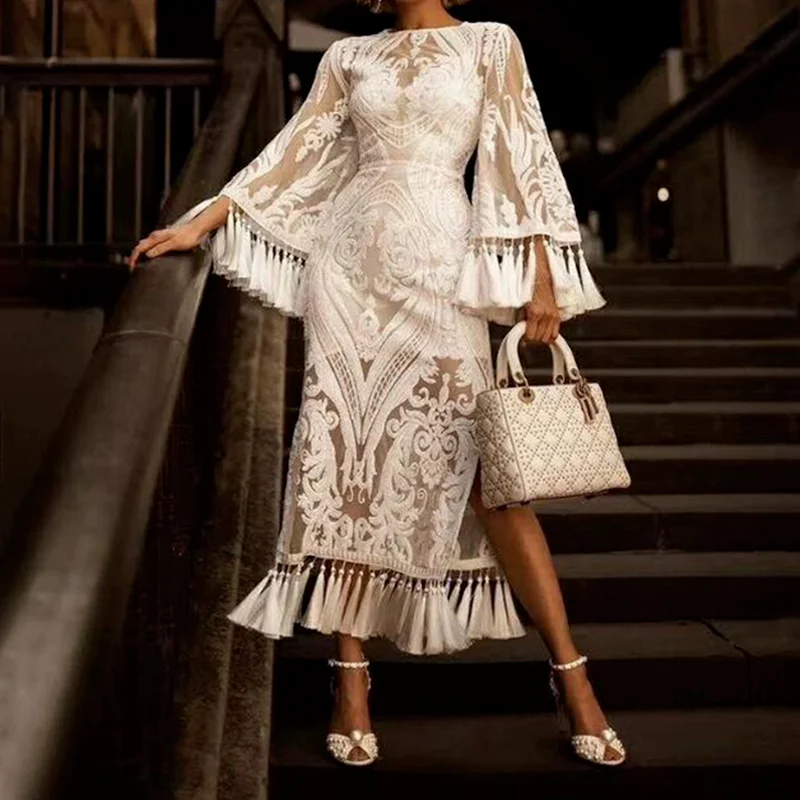 Elegant Bohemian Lace Pure White Perspective Thin Women's Dress Round Neck Embroidery Tassel Bilateral Split 2021 Women's Dress
Elegant Bohemian Lace Pure White Perspective Thin Women's Dress Round Neck Embroidery Tassel Bilateral Split 2021 Women's Dress