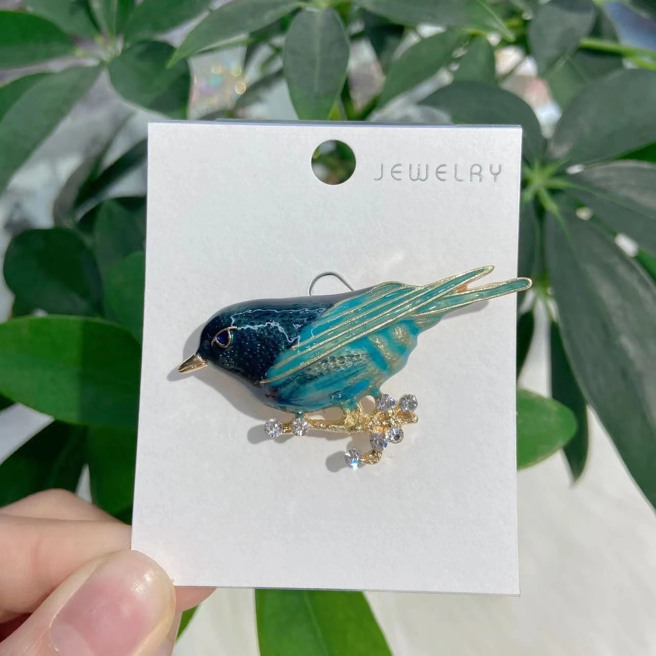 Dmari Women Brooch Korean Fashion Style Enamel Thinestones Pearls Birds Lapel Pin Party Accessories Luxury Jewelry2022
Dmari Women Brooch Korean Fashion Style Enamel Thinestones Pearls Birds Lapel Pin Party Accessories Luxury Jewelry2022