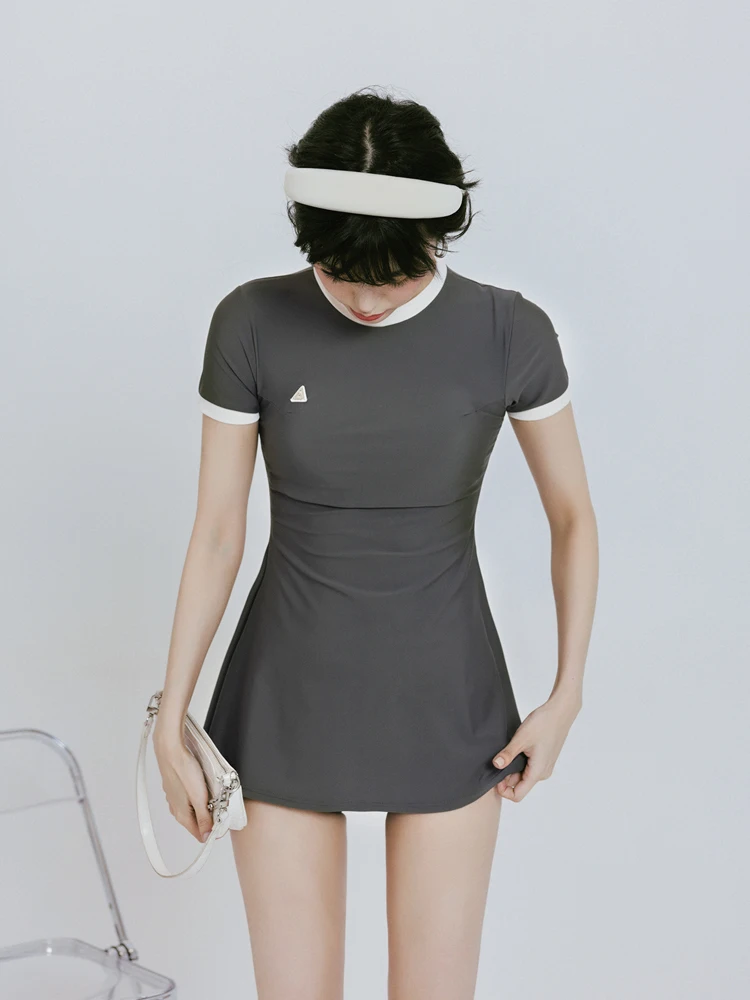 2022 One-piece Swimsuit Skirt Short-sleeved Belly-covering Slim Conservative Sports Swimsuit Women's Solid Swimsuit
2022 One-piece Swimsuit Skirt Short-sleeved Belly-covering Slim Conservative Sports Swimsuit Women's Solid Swimsuit
