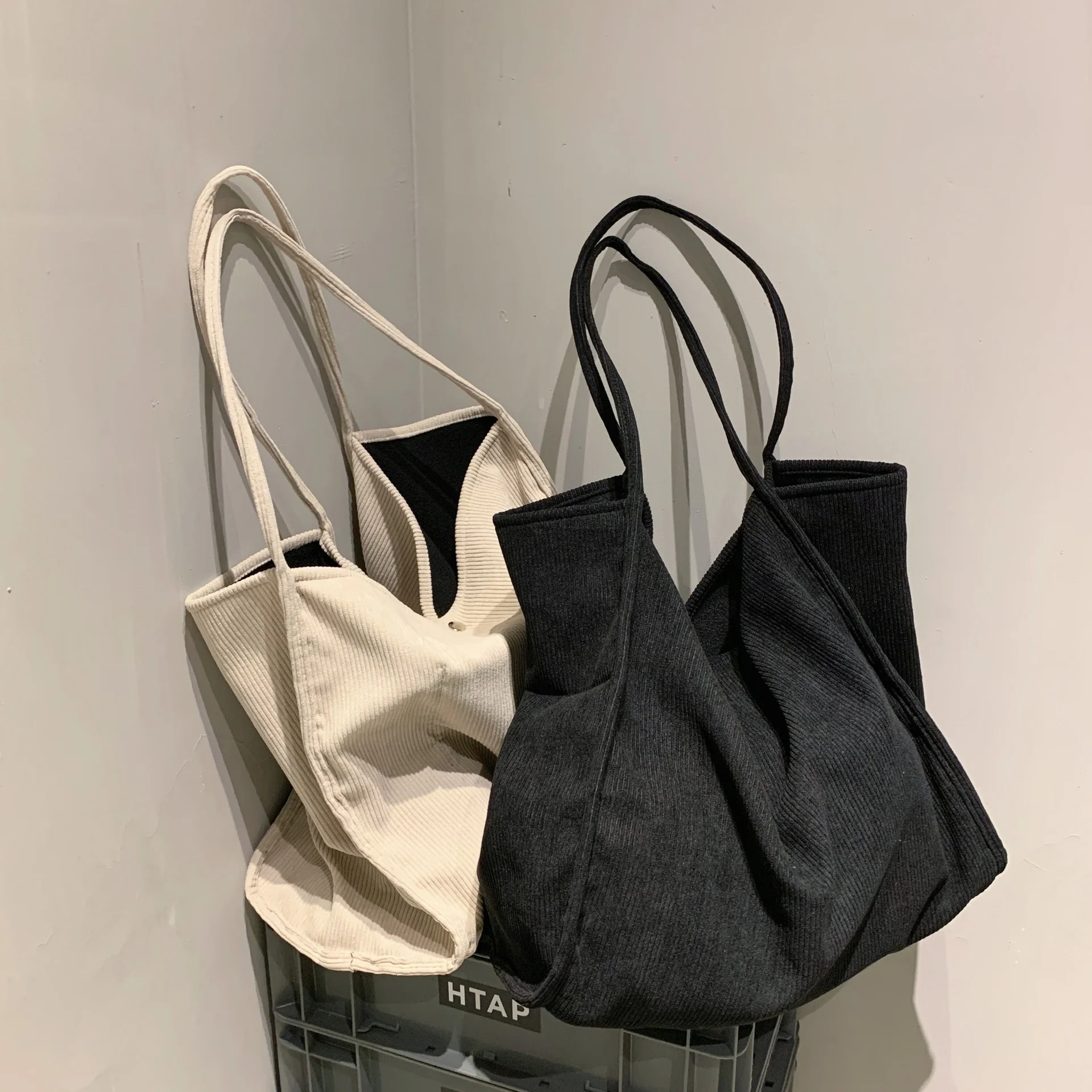 Large Corduroy Shoulder Shopper Bag for Women 2023 Cloth Fashion Korean Canvas Girl Student Tote Shopping Bags Woman Handbags
Large Corduroy Shoulder Shopper Bag for Women 2023 Cloth Fashion Korean Canvas Girl Student Tote Shopping Bags Woman Handbags